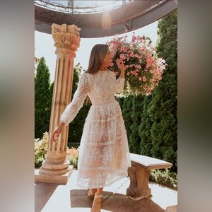 Ivy City Co., size medium. Sicily Dress, champagne under layer